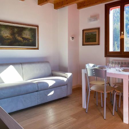 Ferienwohnung Mansarda Corno D'Aola Ponte Di Legno Exterior foto