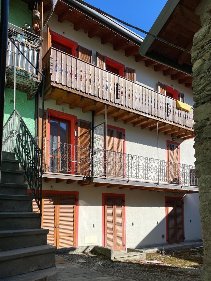 Ferienwohnung Mansarda Corno D'Aola Ponte Di Legno Exterior foto