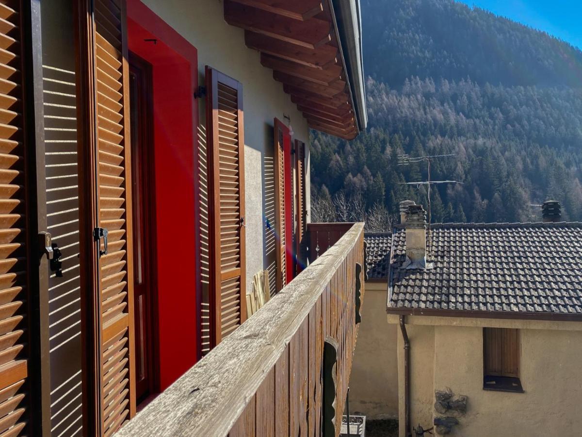 Ferienwohnung Mansarda Corno D'Aola Ponte Di Legno Exterior foto